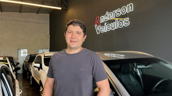 Anderson Vieira fundou o dirige a Anderson Veiculos em Adamantina (Siga Mais).