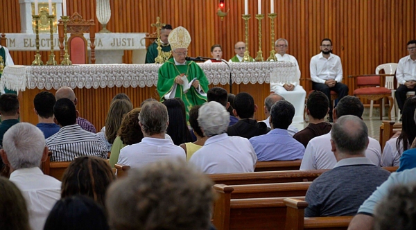Missa solene foi presidida pelo bispo emérito da Diocese de Marília, Dom Osvaldo Giuntini (Fotos: Milton Ura/No Click com o Senhor).