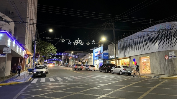 Avenida Rio Branco, centro de Adamantina, no final do ano passado (Arquivo/Siga Mais).