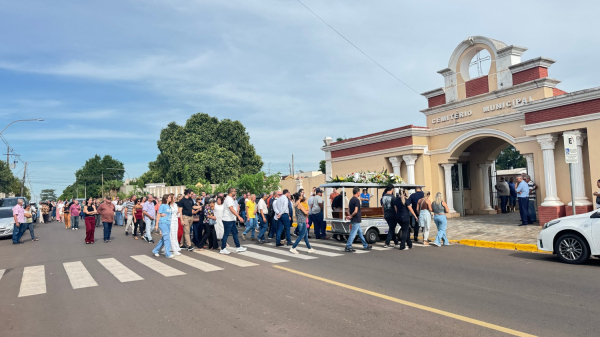 Sepultamento ocorreu na manha desta segunda-feira em Adamantina (Siga Mais).