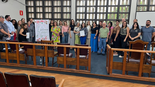 Apresenta??o do projeto no sal?o do j?ri do F?rum de Adamantina (Siga Mais).