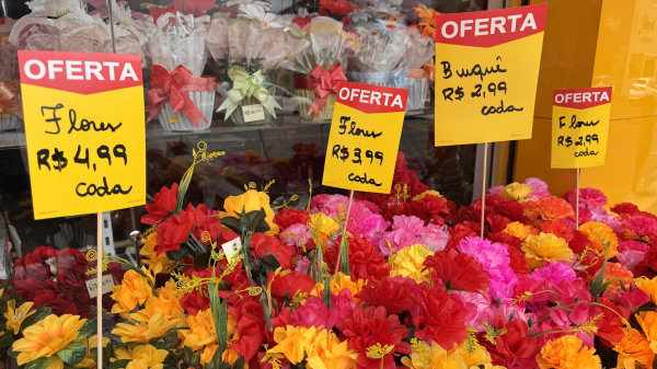 Loja Aqui Barato, no centro de Adamantina (Siga Mais).