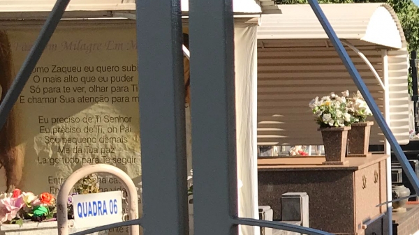 De portões fechados: decisão da Prefeitura de Adamantina, ouvido o Comitê de Contingenciamento do Covid -19, fecha Cemitério da Saudade no Dia de Finados (Foto: Siga Mais).