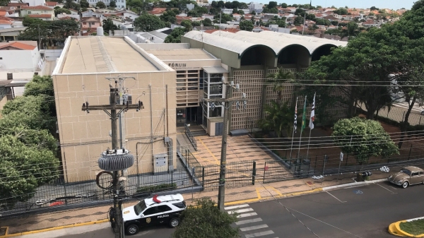 Fórum de Adamantina (Foto: Siga Mais).