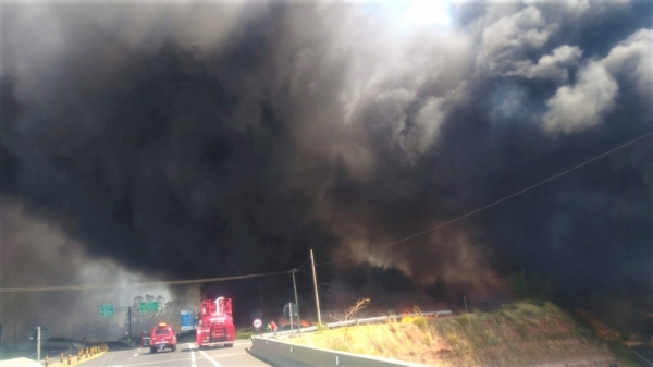Local do incêndio, na Rodovia Assis Chateaubriand, próximo ao entroncamento com a Rodovia Raposo Tavares, em Presidente Prudente (Cedida/CART).