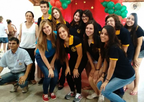 Interact Club de Adamantina promove o Natal Solidário 2015 em parceria com o Rotaract e Rotary (Foto: Assessoria de Imprensa).