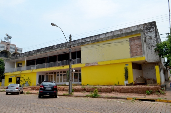 Obras já estão em andamento para abrigar hotel nas instalações do antigo Ipê Clube (Foto: Acácio Rocha).