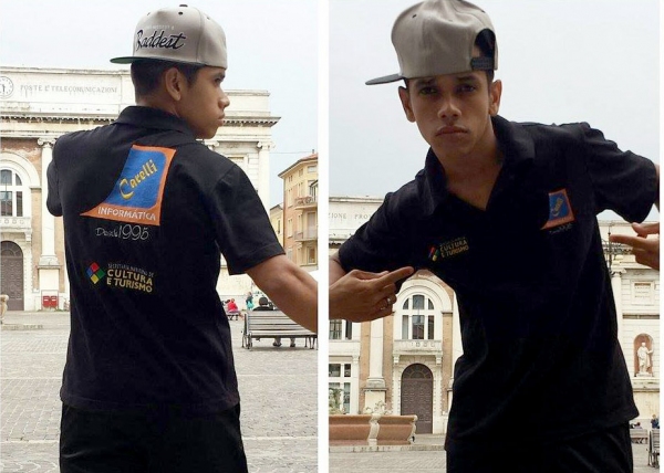 B-boy Fernandinho, um talento do hip-hop, recebeu patrocínio da Carelli Informática. Na foto, participa de evento de dança na Itália (Foto: Arquivo Pessoal).