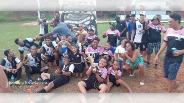Equipe Vila Jamil Futebol Clube, vencedora do torneio (Divulgação).