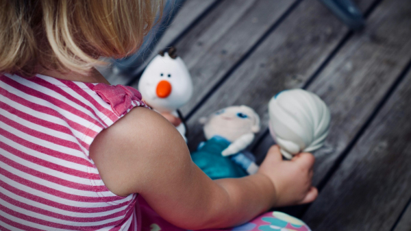 Campanha vai arrecadar e doar brinquedos novos e usados (Foto: Jelleke Vanooteghem/Unsplash).