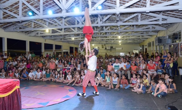 Mais de 400 pessoas prestigiaram o espetáculo apresentado na última sexta-feira na Emef Navarro de Andrade (Foto: Assessoria de Comunicação).