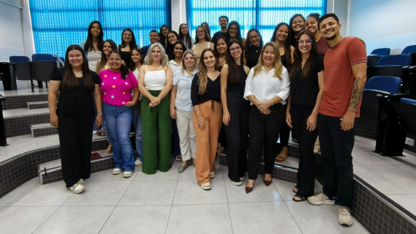 Atividade colocou formandos para debater dilemas reais da profissao (Imagem cedida: Leandra Navarro Benatti).