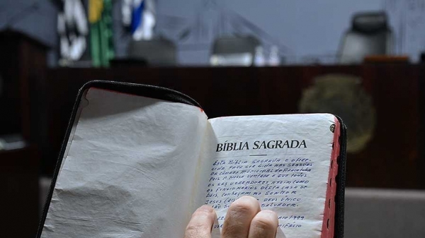 Procedimento da leitura bíblica e menção ?sob a proteção de Deus? é previsto no Regimento Interno da Câmara, declarado inconstitucional (Foto: Angelo Cardoso/Câmara M. de Araçatuba).