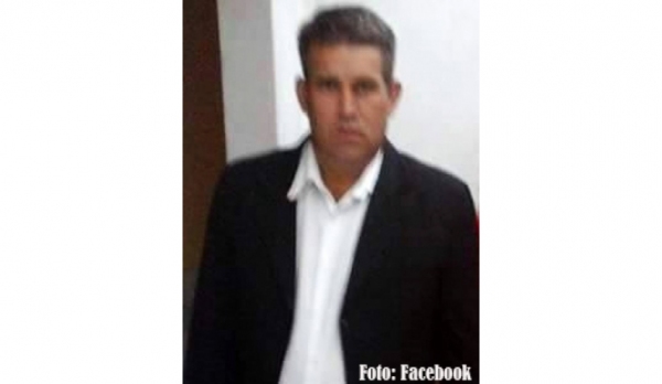 Alessandro Francisco da Silva leva choque elétrico e morre após cair de andaime (Foto: Reprodução/Facebook).