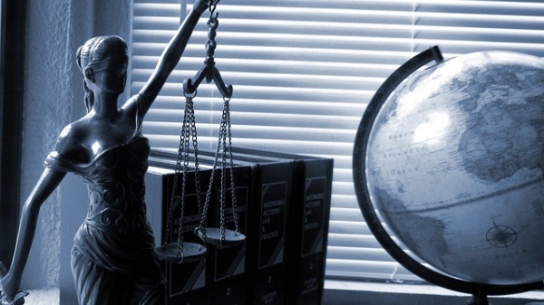 Reparação por danos morais foi fixada em R$ 10 mil pela Justiça (Imagem: Jessica45/Pixabay).