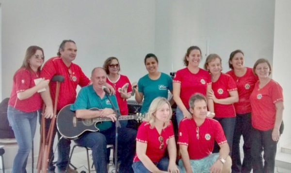 Lions Clube de Adamantina realiza ação social no Lar dos Velhos