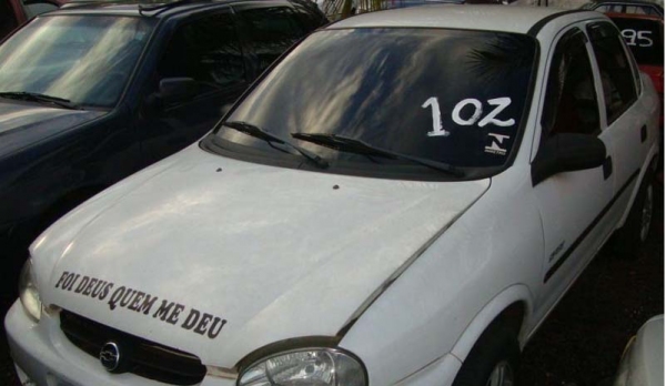 Um dos veículos ofertados no leilão do Detran, na região de Presidente Prudente (Foto: Reprodução/Sato Leilões).