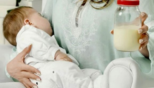 Primeira ordenha deve ser feita no Centro de Saúde, onde são prestadas as orientações. As demais, podem ser feitas em casa (Imagem: Ilustração).