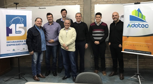 Vereadores e representantes da ACE e Sincomercio de Adamantina são recebidos em Lins (Foto: Adetec).