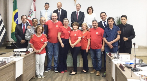 Homenagem ocorreu na 42ª sessão ordinária da Câmara Municipal (Foto: Assessoria de Imprensa do Lions Clube).