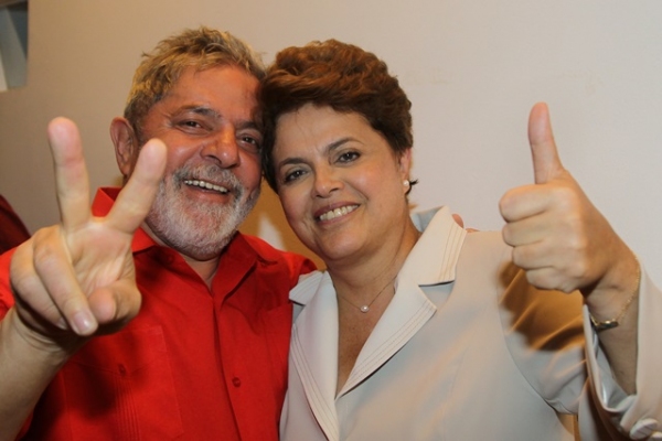 Em vídeo no Facebook, Dilma parabeniza Lula pelos 70 anos
