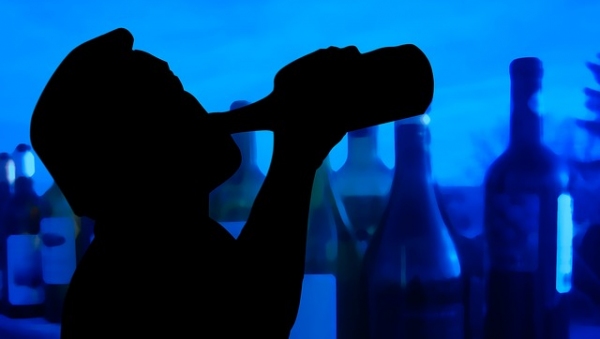 Nova lei municipal traz multas mais severas para quem organiza e participa de festas clandestinas (Imagem de Gerd Altmann por Pixabay)