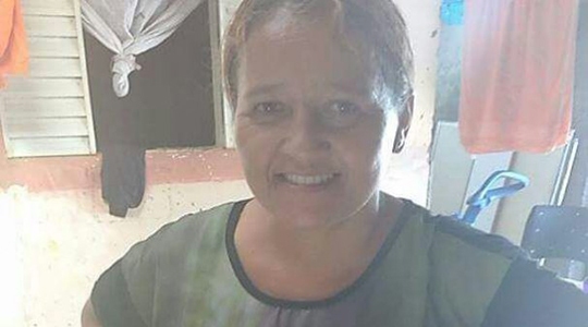 Márcia Aparecida de Souza Silva (acima) foi morta a facadas pelo seu ex-marido, Edmir Moreira da Silva, com 15 golpes de faca (Reprodução).