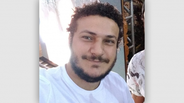 Marinho Ferrairo era publicitário e músico. Ele chegou a ser socorrido, porém não resistiu (Reprodução/Redes Sociais).