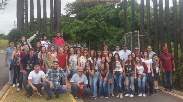 Em visita técnica, alunos de Medicina Veterinária da UniFAI conhecem zoológico e haras em Bauru; estudantes viram na prática técnicas de reprodução equina de ponta e também o funcionamento e manejo de um zoológico (Da Assessoria).