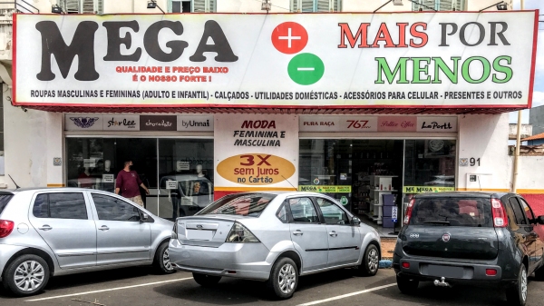 Em Adamantina a Mega Mais Por Menos fica na Rua Deputado Salles Filho, 91, centro (Foto: Siga Mais).