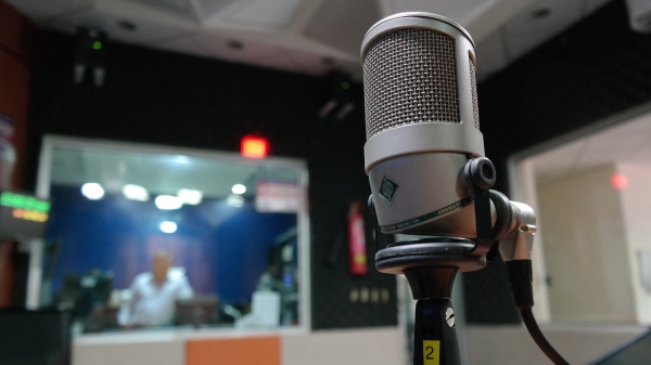 Programação no rádio terá horário eleitoral em rede, às 7h e ao meio dia, e inserções distribuídas ao longo da programação (Imagem: Samuel Morazan/Pixabay).