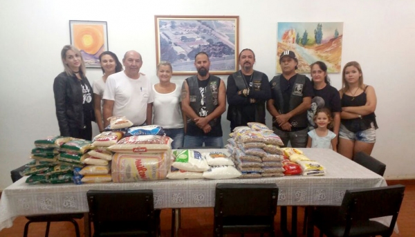 Alimentos foram arrecadados no último fim de semana e doados para instituição psiquiátrica de Adamantina (Foto: Cedida).