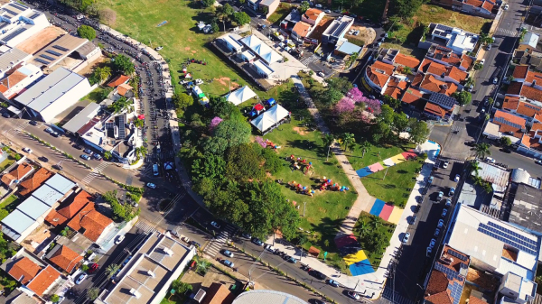 Parque dos Pioneiros recebeu o Moto Rock no domingo, 29 (Imagem: Fabio Chaves | @adtdrone).