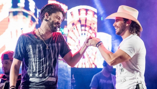 Munhoz e Mariano se apresentam em Adamantina no feriado de 15 de novembro, no show de aniversário da Massa FM Alta Paulista, beneficente ao PAI Nosso Lar (Foto: Divulgação: Arnaldo Muniz).