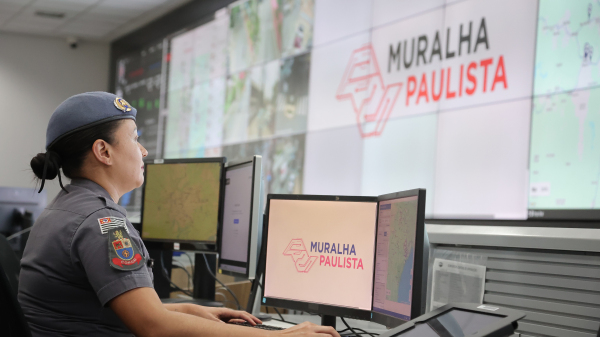 Muralha Paulista conta com mais de 125 mil cameras com tecnologia de reconhecimento facial e leitura de placas (Imagem: Pablo Jacob/Governo de SP).