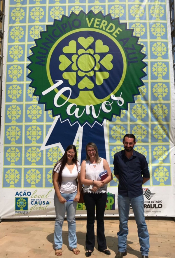 Secretário de Agricultura, Abastecimento e Meio Ambiente e interlocutor do MVA, Emerson Hernandez Baptistom, acompanhado de integrantes da equipe municipal de desenvolvimento das ações do Programa, em Rio Claro (Foto: Cedida).