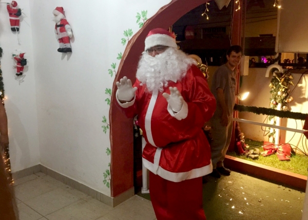 Chegada do Papai Noel em Adamantina, ontem (9), com a abertura da Casa do Papai Noel (Foto: Assessoria de Imprensa).
