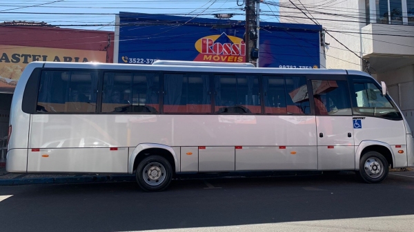 Novo ônibus destinado ao transporte de pacientes. VeÃculo tem 30 lugares (Divulgação/PMA).