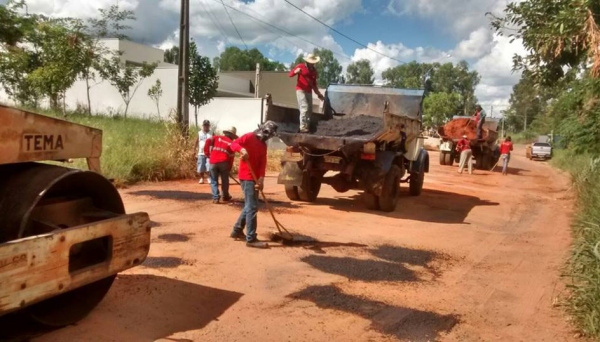 Operação tapa-buracos acontece em ruas dos bairros Eldorado 2 e Monte Alegre (Foto: Assessoria de Imprensa).