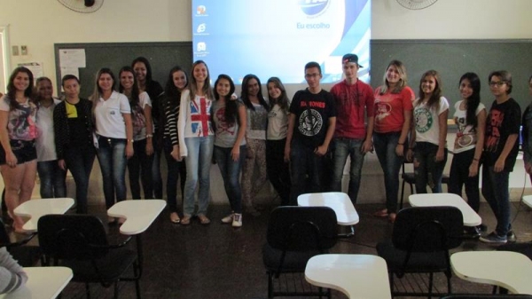 Jovens da Polícia Mirim recebem orientação sobre profissões. (Foto: Cedida)