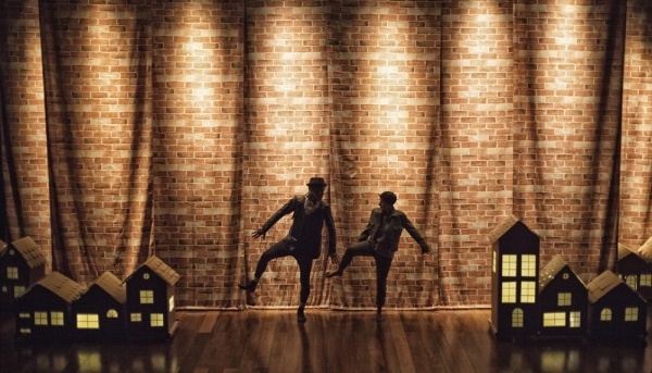 Espetáculo da Cia UM traz clássico da literatura universal a Adamantina, com Oliver Twist. Para todas as idades (Foto: Divulgação).