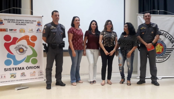 Tenente Bressan e Capitão Júlio, com representantes da área socioassistencial de Adamantina, na capacitação realizada em Dracena (Cedida).