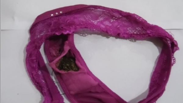 Droga era levada pela visitante em sua calcinha (Divulgação/SAP).