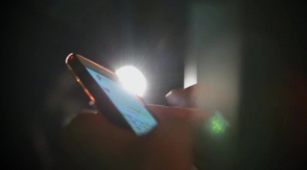 Homem preso mantinha contato com a menina de 10 anos e enviava pornografia pela internet (Reprodução/G1).