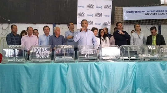 Sorteio das 100 casas populares, em Pacaembu (Fotos: Da Assessoria).