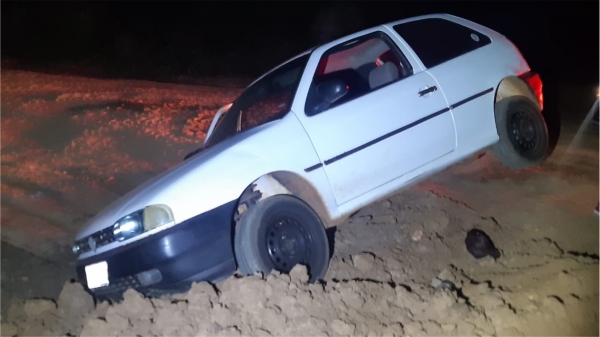 Veículo foi apreendido após abordagem e seu condutor preso (Cedida/PM Rodoviária).