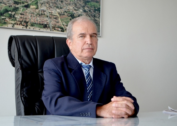 De passagem na mão, Dr. Pacheco viaja de ônibus para compromissos em São Paulo