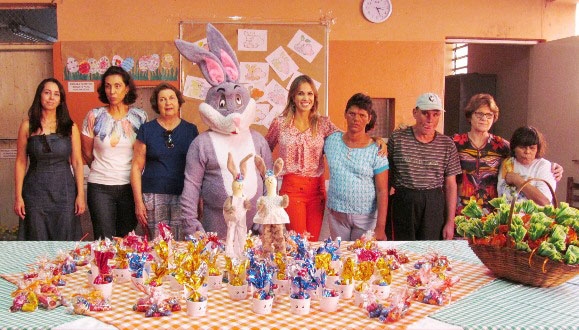 Grupo se mobilizou e realizou trabalho voltado à celebração da Páscoa, com os internos do PAI Nosso Lar (Foto: Folha Regional).