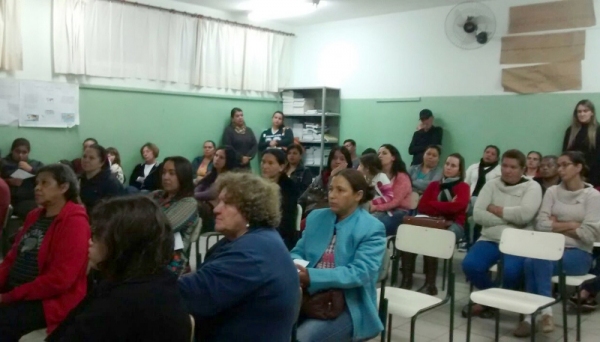 A palestra foi direcionada aos familiares dos alunos da Escola Grion. (Foto: Assess. Imprensa/Lions Clube de Adamantina)