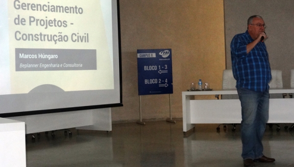 Alunos puderam ampliar o conhecimento adquirido em sala de aula, com palestra sobre gerenciamento de projetos na construção civil (Foto: Da Assessoria).